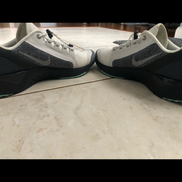 Nike Pegasus 35 Shield - Picture 2 of 5